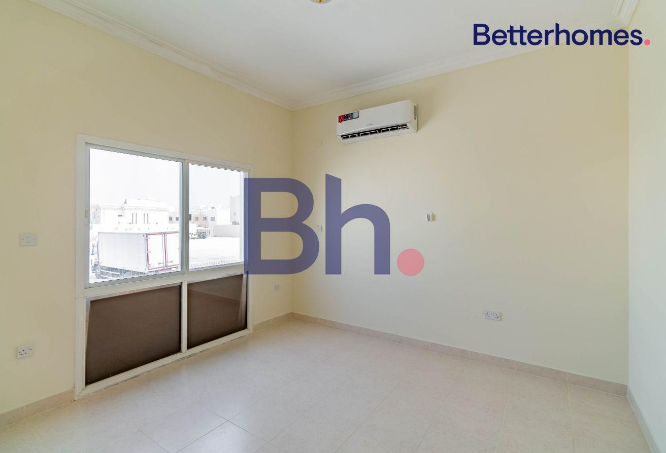 SPACIOUS LIVING | 4 ENSUITE ROOMS | OLD AIRPORT - Villa in Old Airport Road