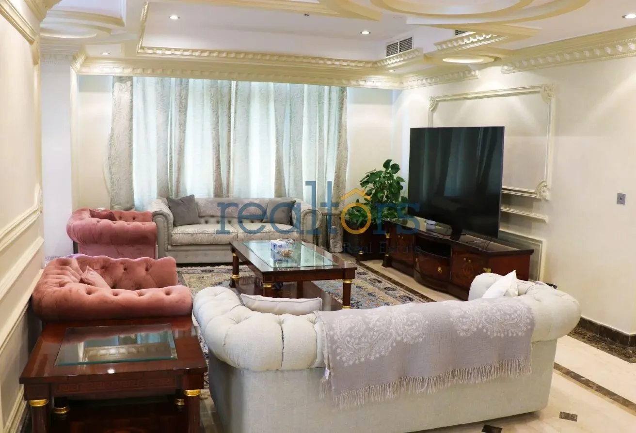 Stunning 5BR + Maid Penthouse | Marina - Penthouse in West Porto Drive