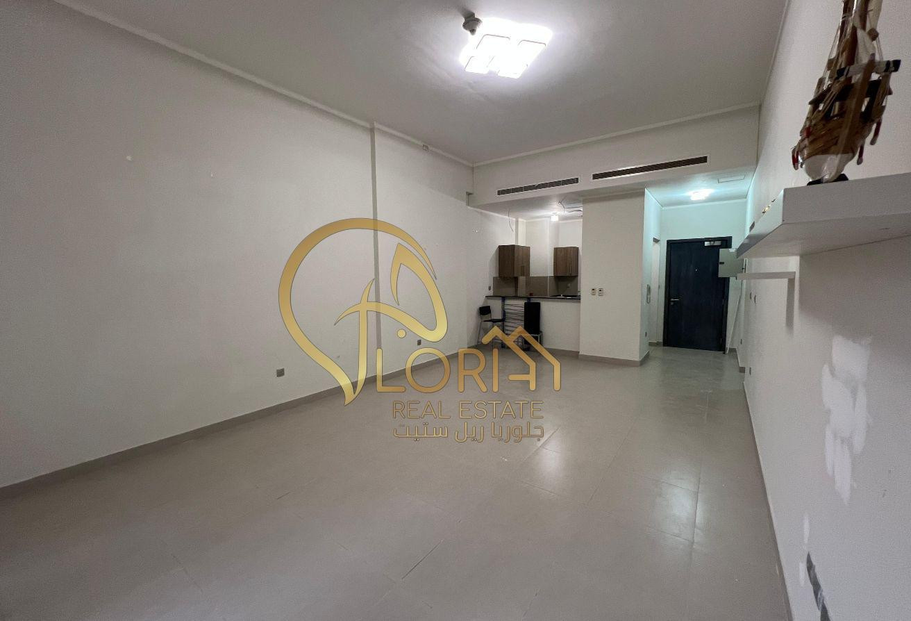 Hot Offer! 1 BHK with Huge Balcony in Fox Hills|5K - Apartment in Fox Hills South