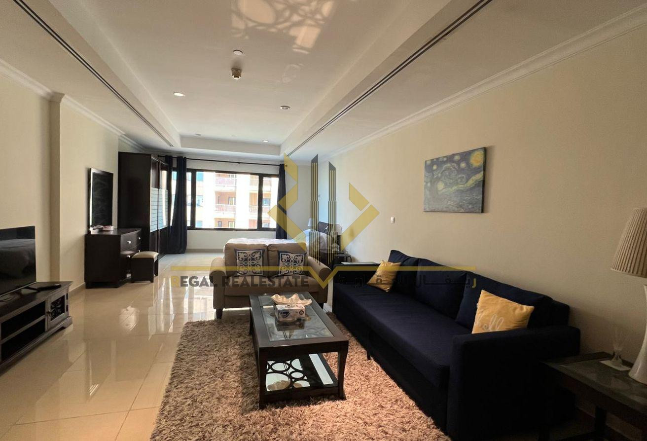 Luxurious Studio Apartment in Porto Arabia - Studio Apartment in West Porto Drive