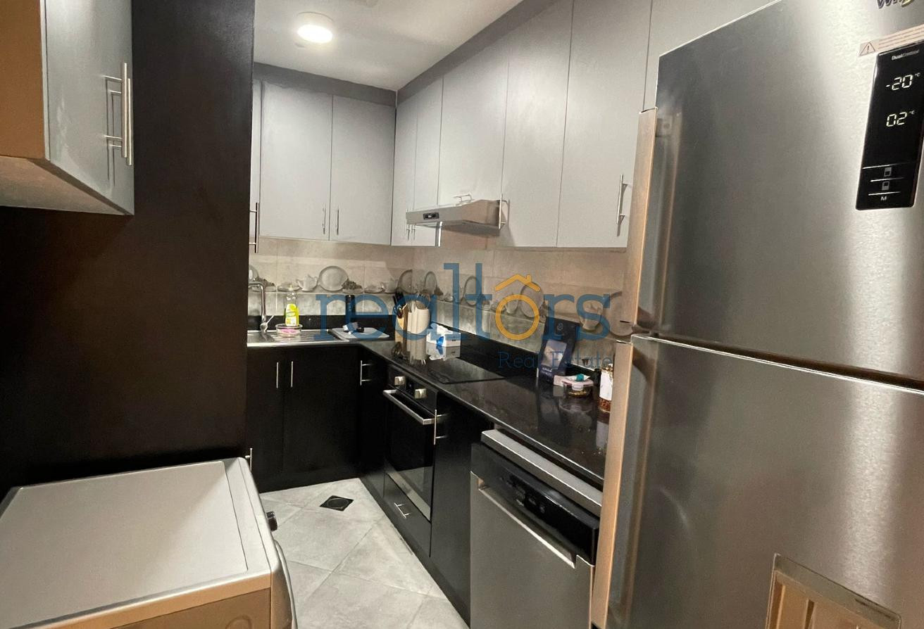 Excellemt fully furnished 1 BHK including utilitie