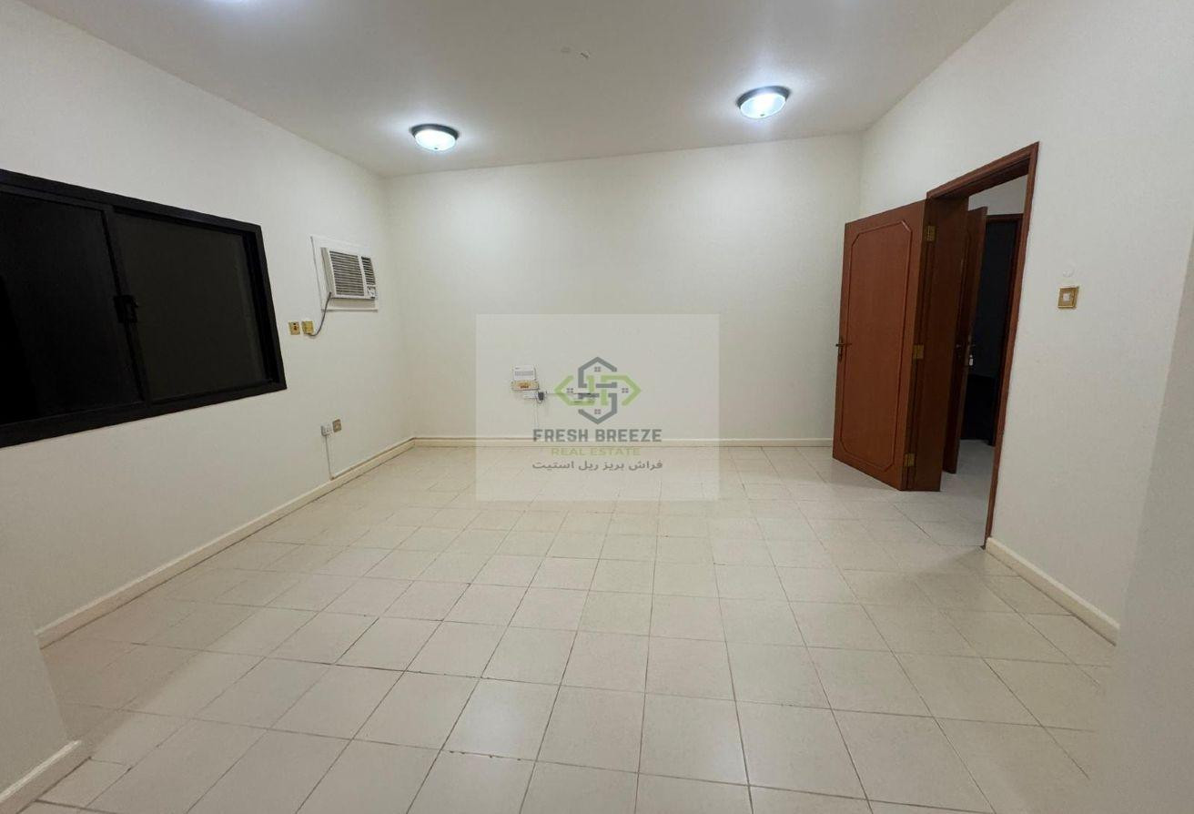 3BHK SEMI-FURNISHED APARTMENT WITH BALCONY . - Apartment in Al Maamoura