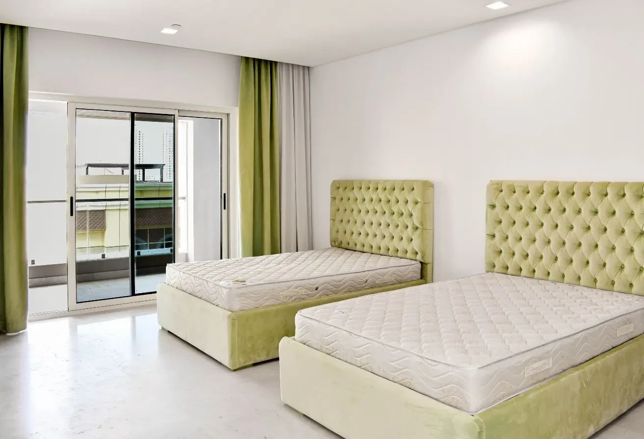 SPACIOUS 3 BHK FOR RENT | FF | BALCONY - Apartment in Doha