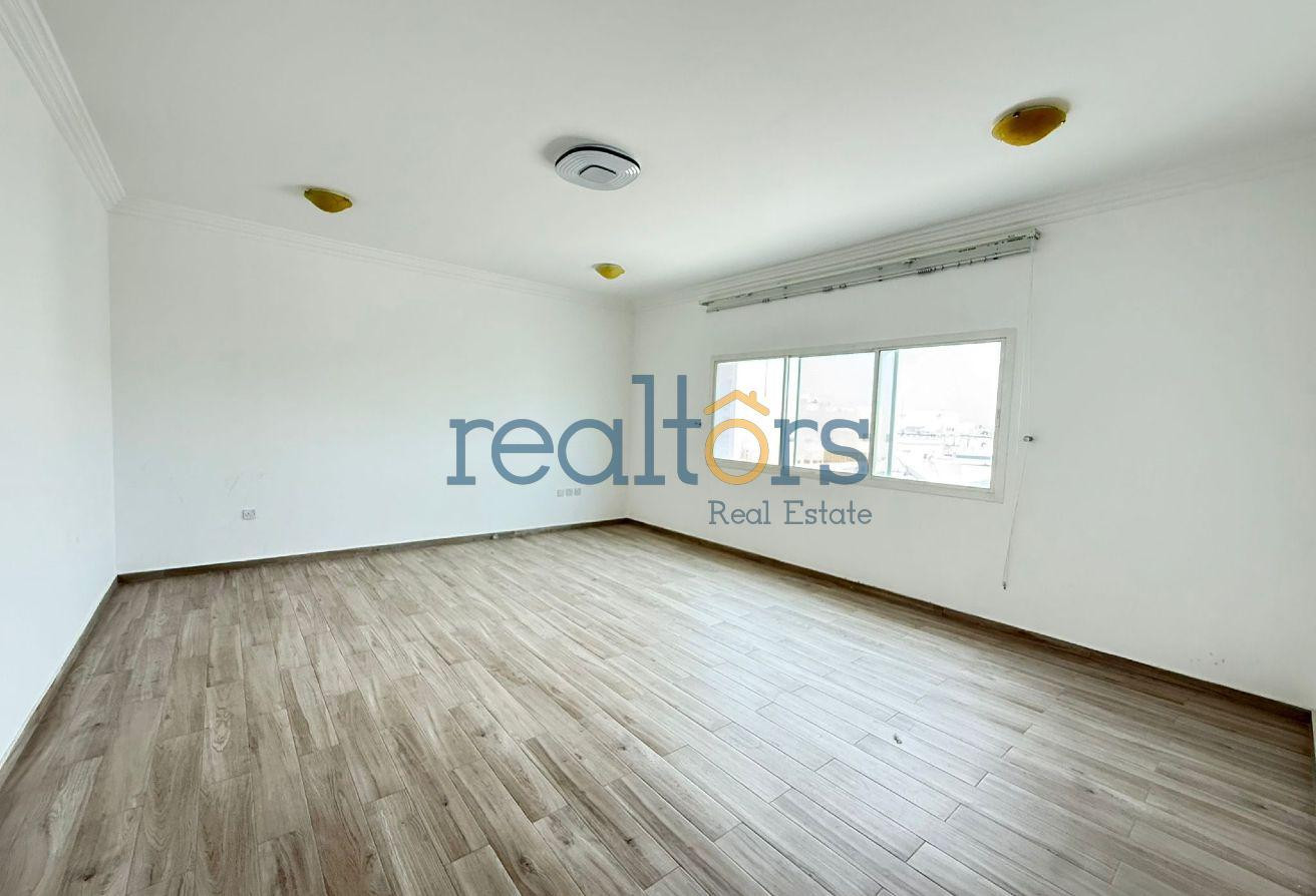 Spacious 4BR Compound Villa with Huge Backyard - Compound Villa in Al Luqta