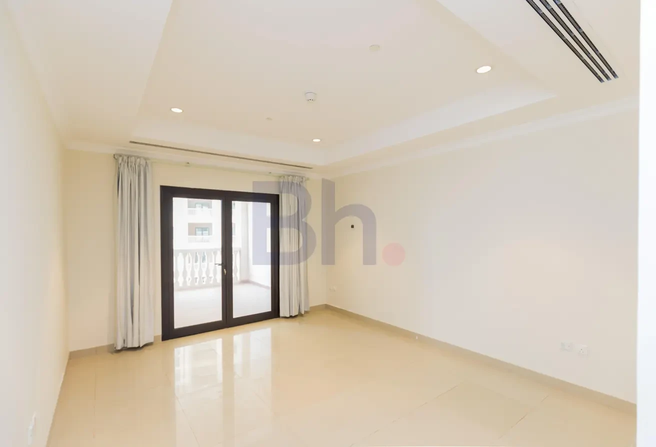 Spacious 2-Bedroom SF + Office in Porto Arabia - Apartment in Doha