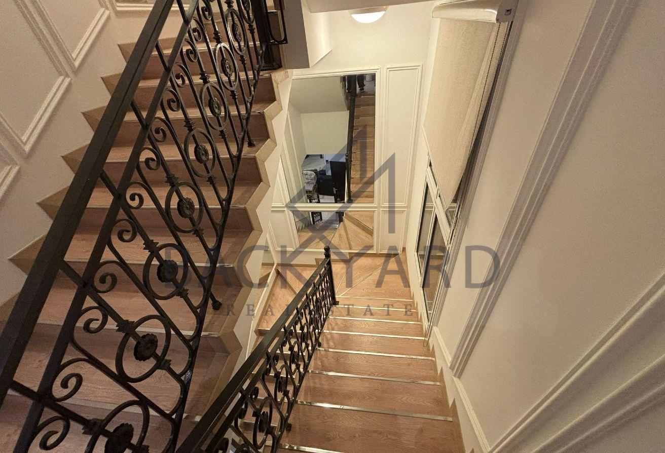 Elegant 3BR Casa Terrace with Canal View - Apartment in Murano