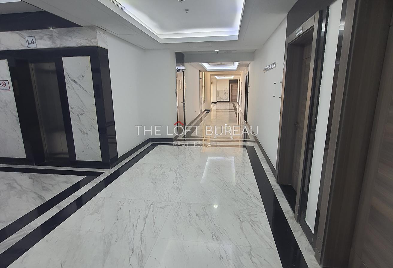 Fitted out, ready to move in office NO COMMISSION