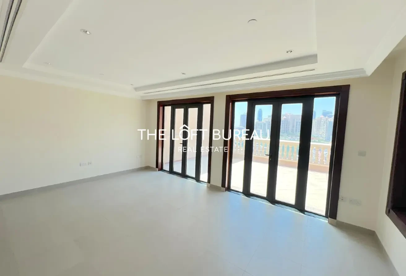Luxury Triplex Townhouse with Direct Marina View - Townhouse in Doha