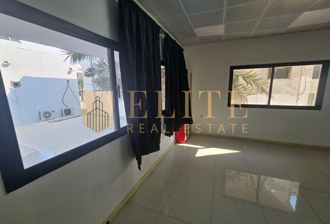Spacious unfurnished studio uncluded bills - Studio Apartment in Al Mirqab