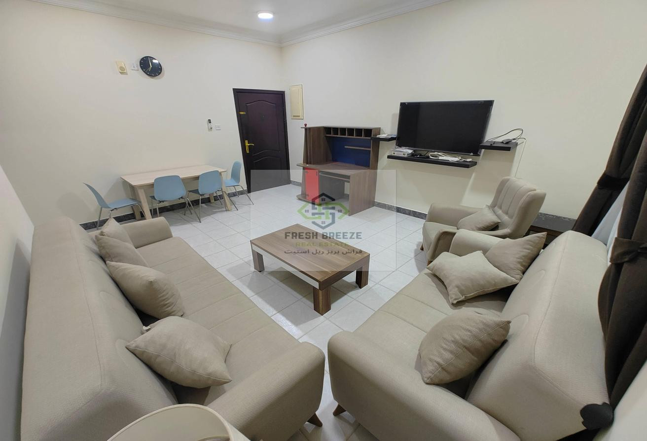 LOW PRICE | AMAZING 3 BHK SEMI FURNISHED APARTMENT