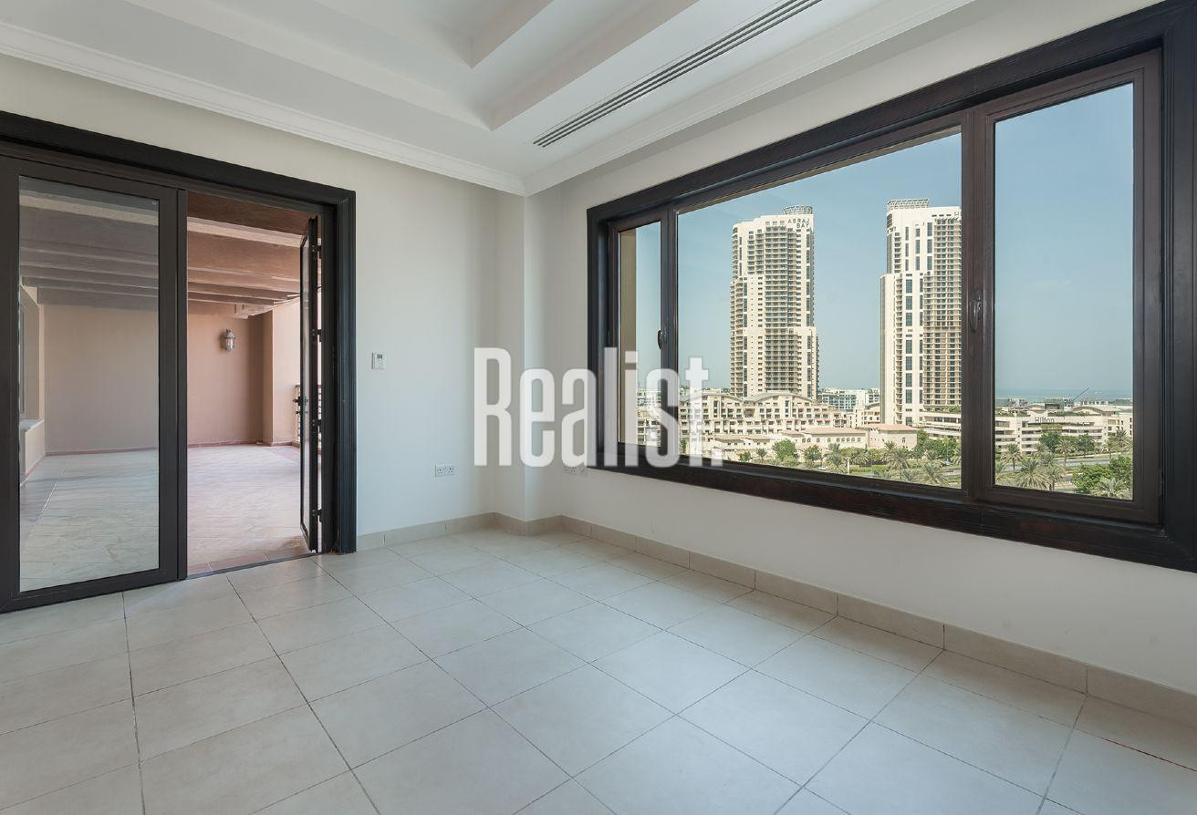 TITLE DEED | 2 BHK WITH MARINA VIEW | WITH BALCONY - Apartment in West Porto Drive