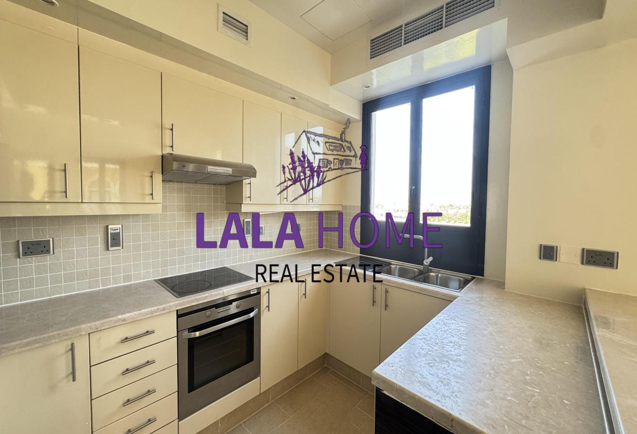 Beautiful 3BR Semi Cooling Inc | NO FEES