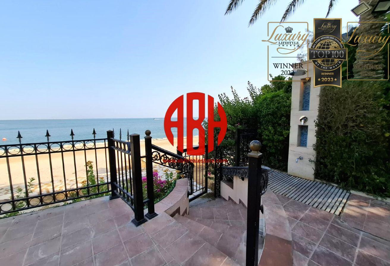 LUXURY BEACHFRONT VILLA | 4BR +MAID | PRIVATE POOL - Villa in The Pearl