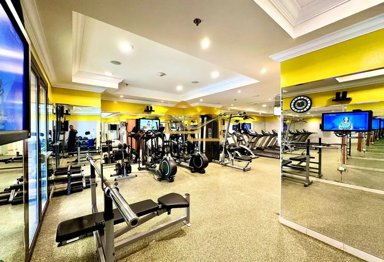 1 Month Free | Semi Furnished Studio | The Pearl - Apartment in East Porto Drive