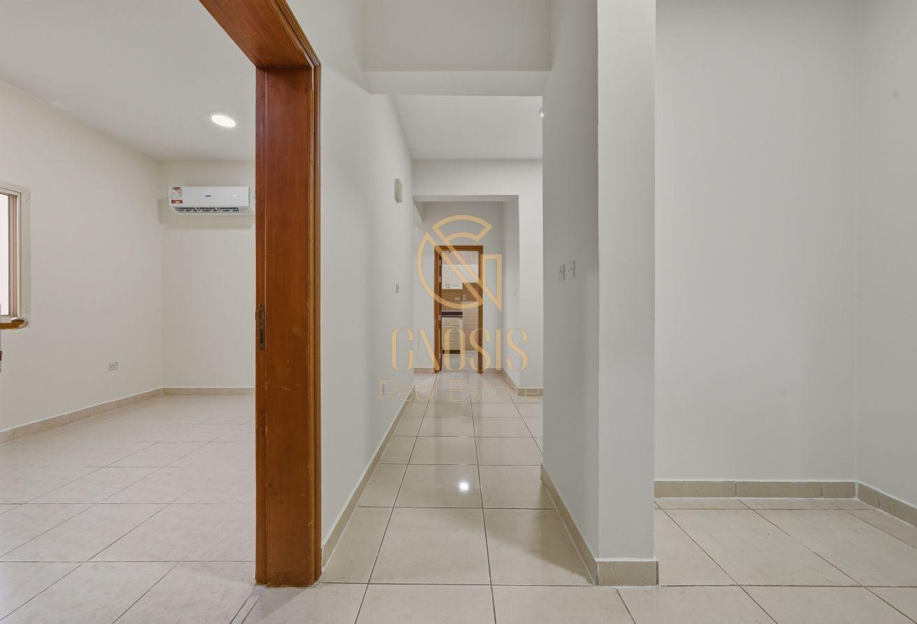 SPACOUS 2 BHK IN AZIZIYA NEAR METRO &amp; RESTURANTS - Apartment in Al Azizia Street