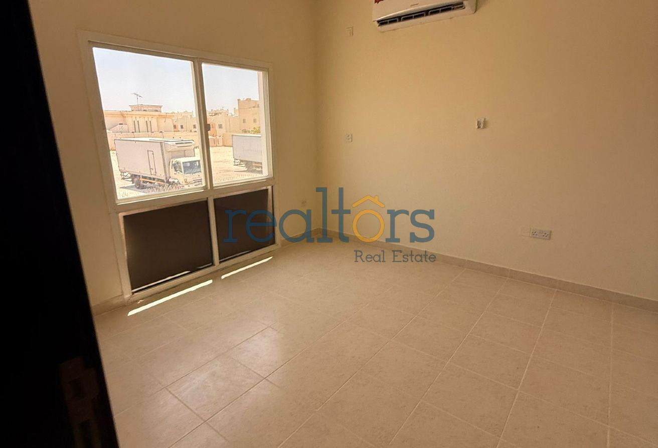 Bright Spacious 4BR Residence Villa | Old Airport - Compound Villa in Oqba Bin Nafie Street