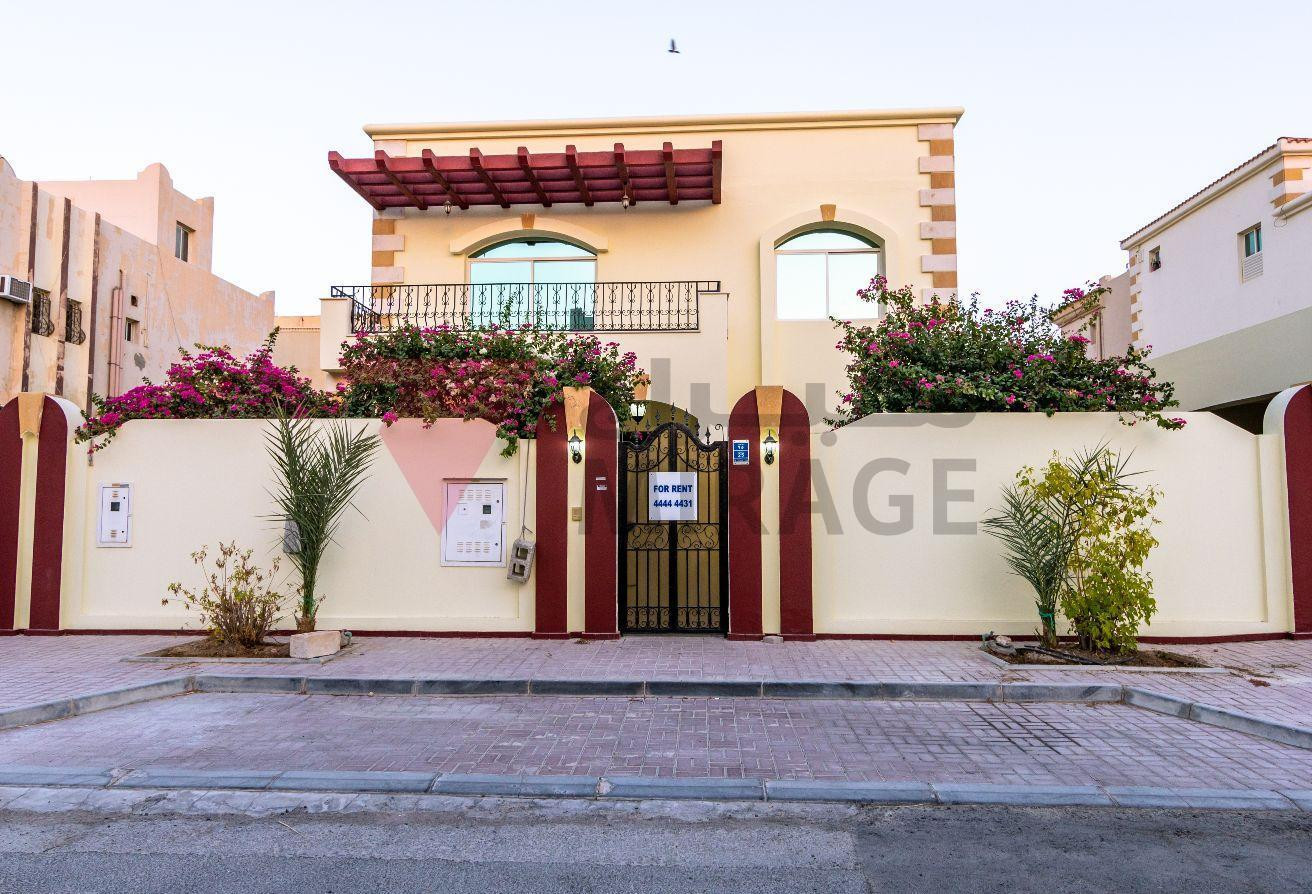 5 BHK Compound Villa for rent in Abu Hamour