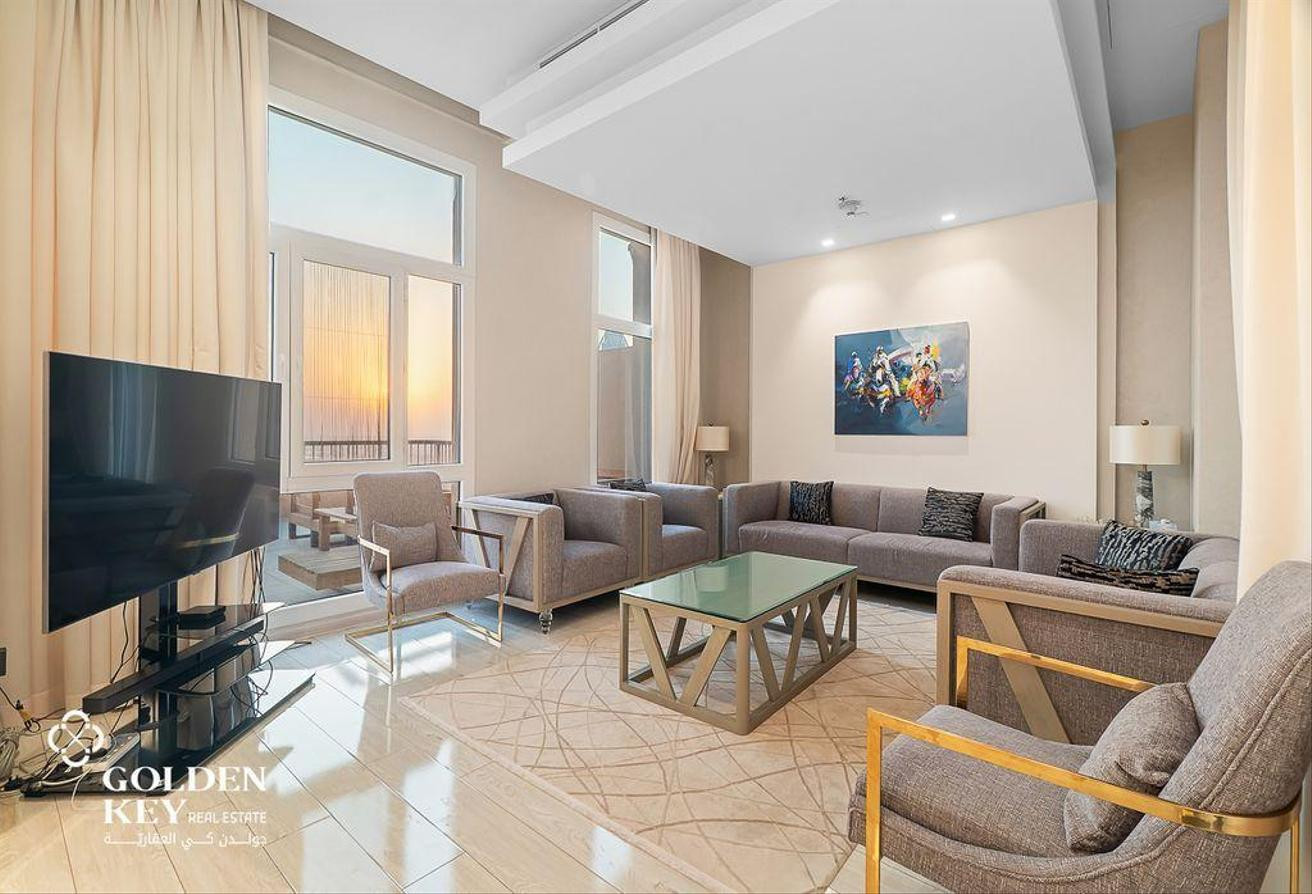 breathtaking Sea Vew Penthouse 2bhk For Sale - Apartment in West Porto Drive