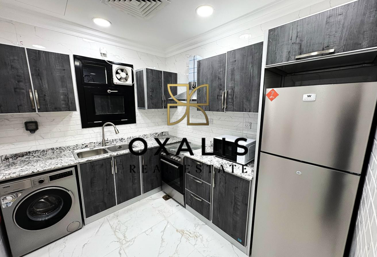 LUXURIOUS 2 BEDROOMS FURNISHED | NEAR WEST WALK