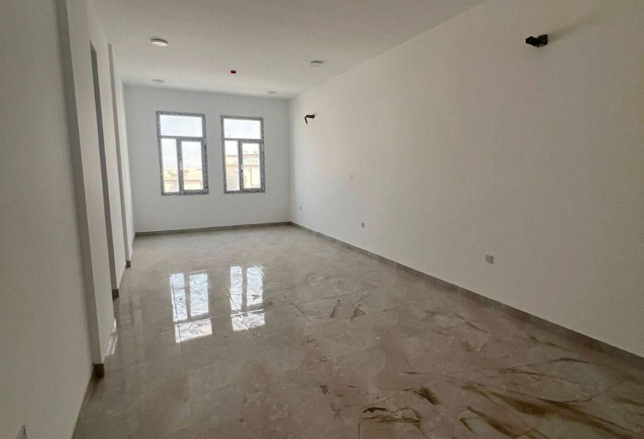 Unfurnished Apartment for Rent in Al aziziyah. - Apartment in Al Aziziyah
