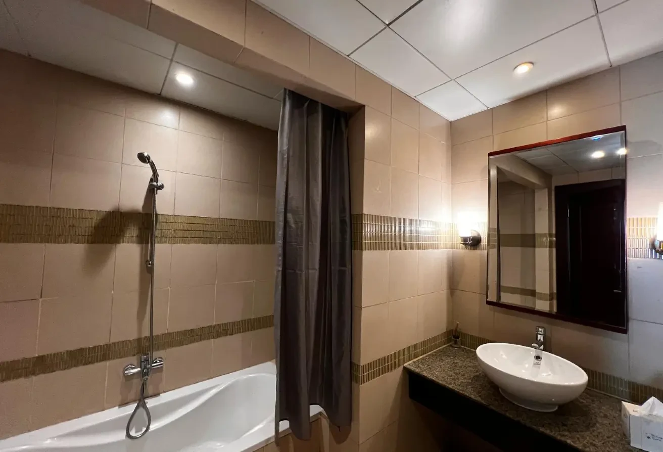 FULLY FURNISHED 1 BEDROOM APARTMENT IN THE PEARL - Apartment in Tower 24