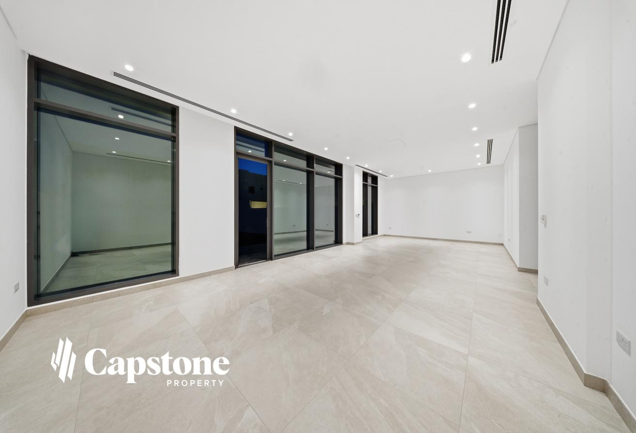 Brand New Executive Staff Villa With Lift