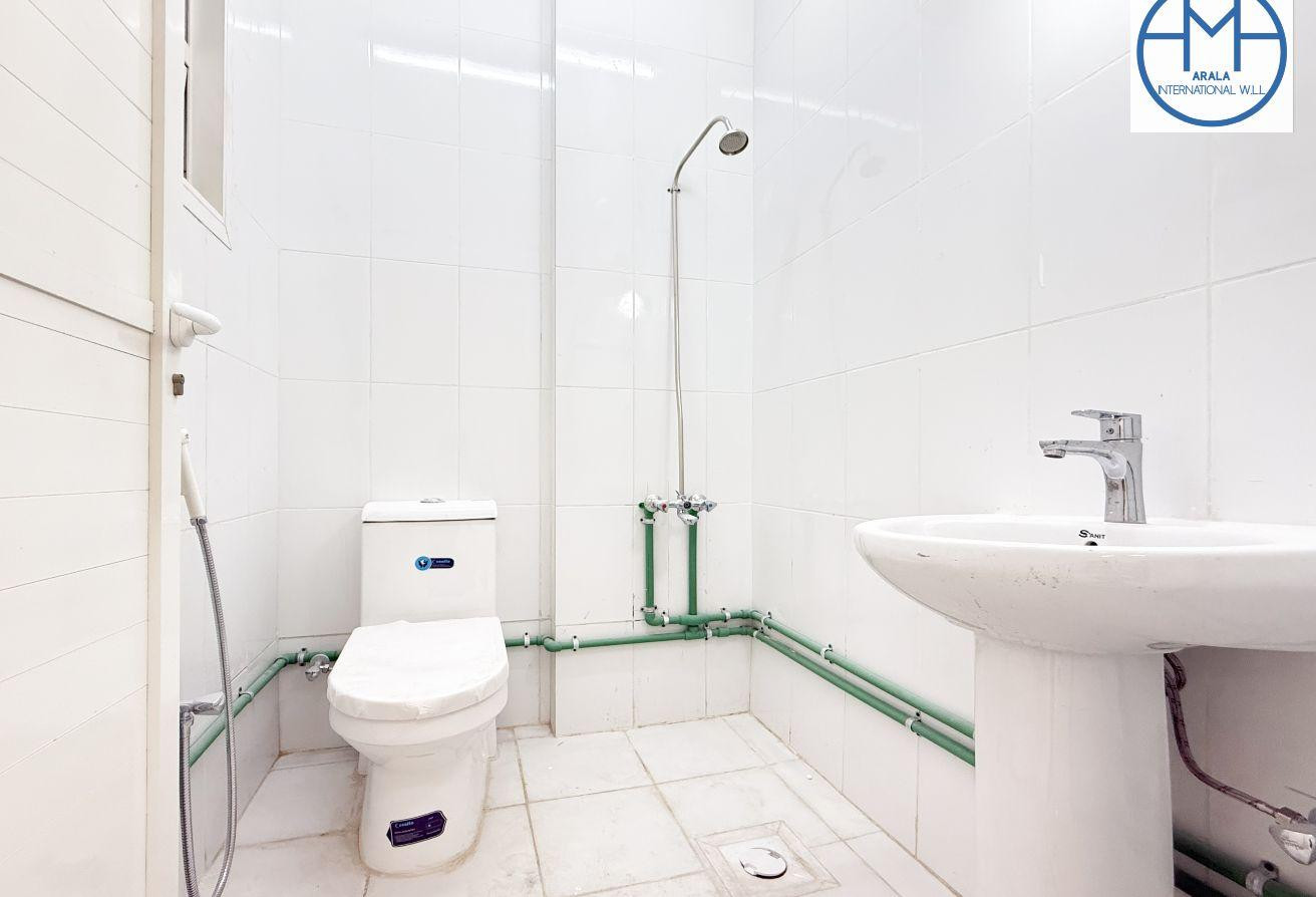 SPACIOUS 3BHK UNFURNISHED NEAR SAUDIA, MUIATHER - Apartment in Muaither Area