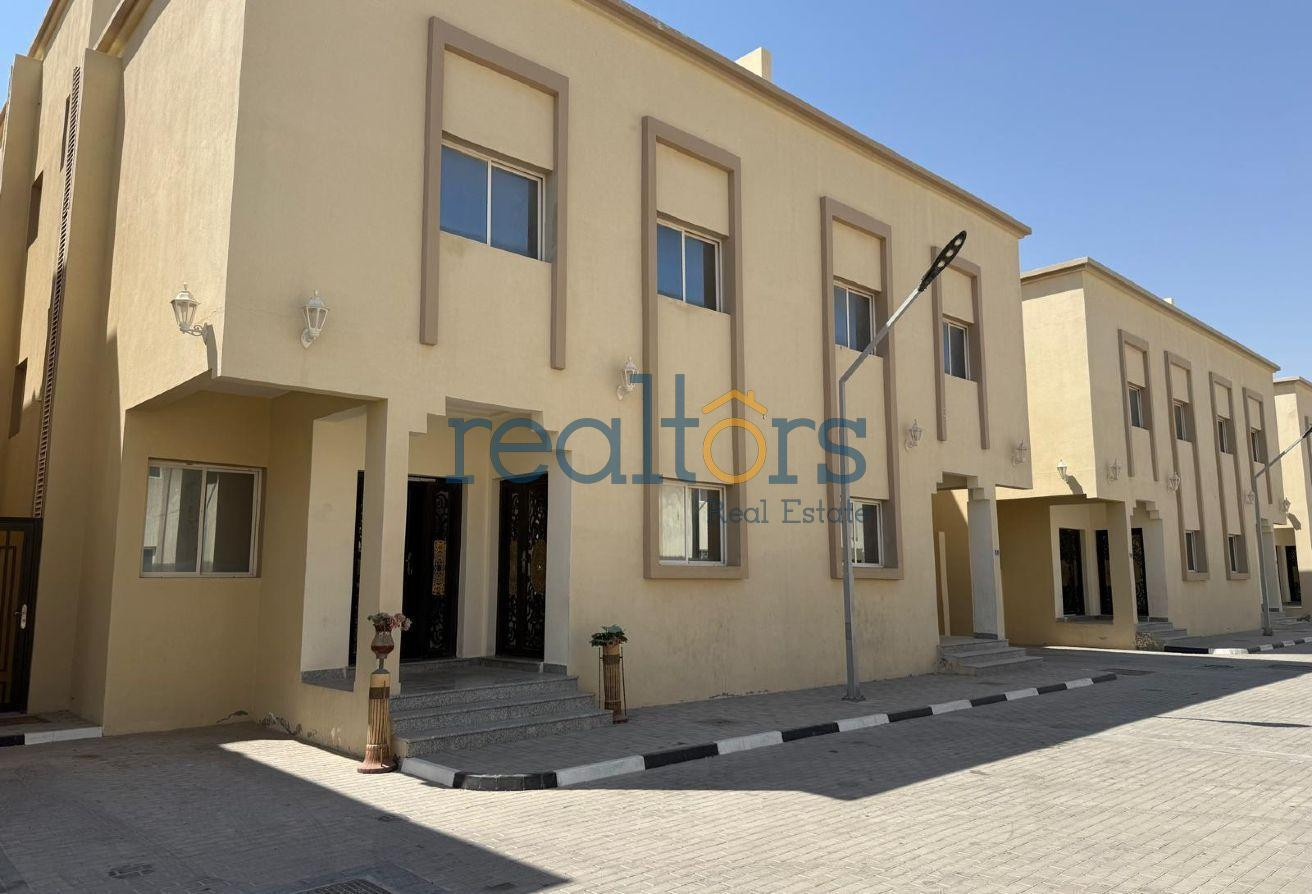 Elegant 6 BR Villa in Sakhama For Sale - Compound Villa in Umm Al Amad