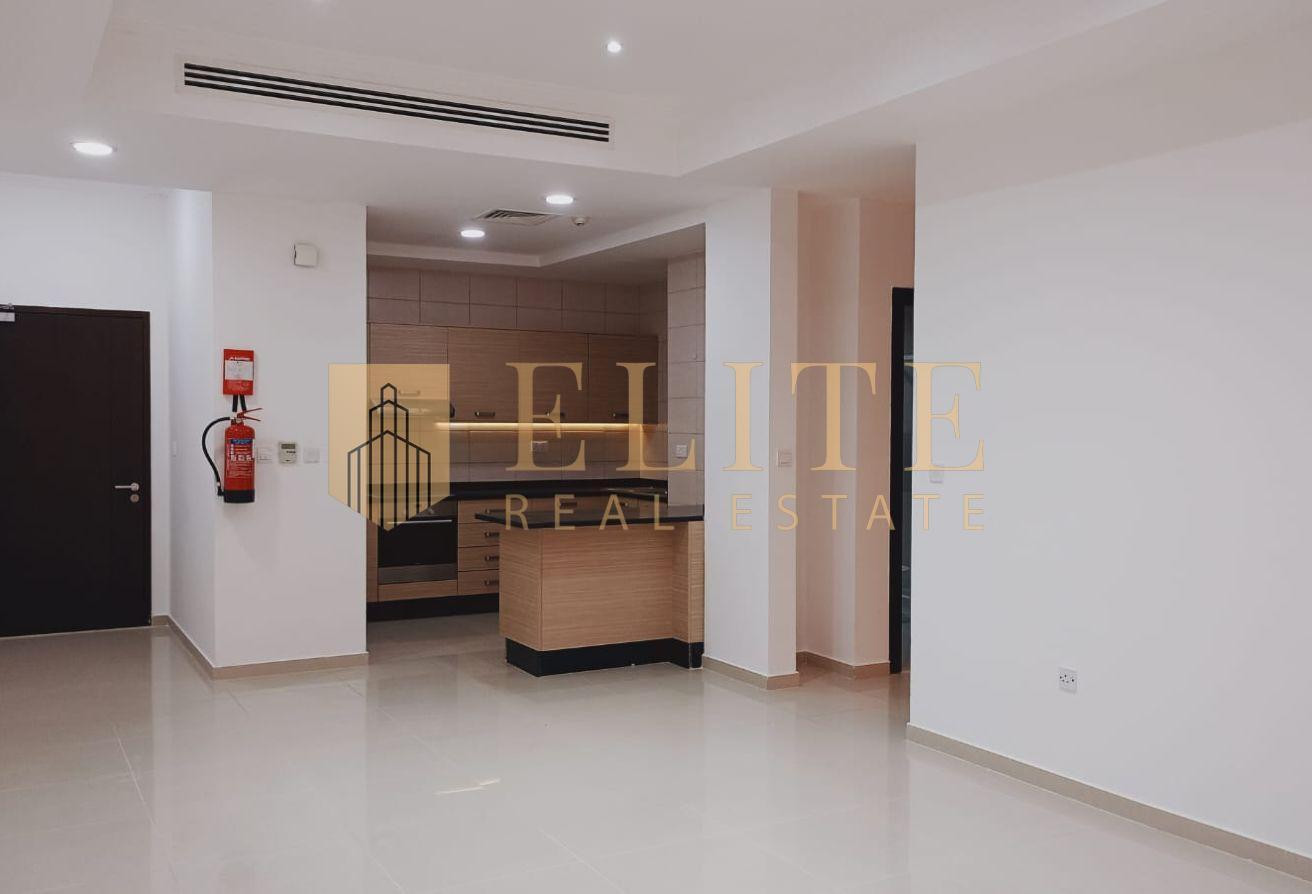 Spacious 2-BR Semi-Furnished Apartment in Al Nasr - Apartment in Al Nasr Street