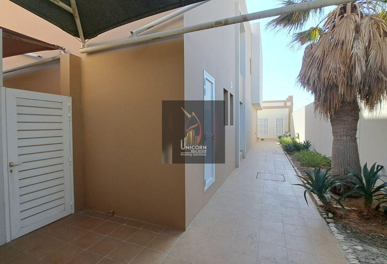 Well-Kept 4-Bedroom + Maid | SF | Great Amenities - Compound Villa in Al Thumama