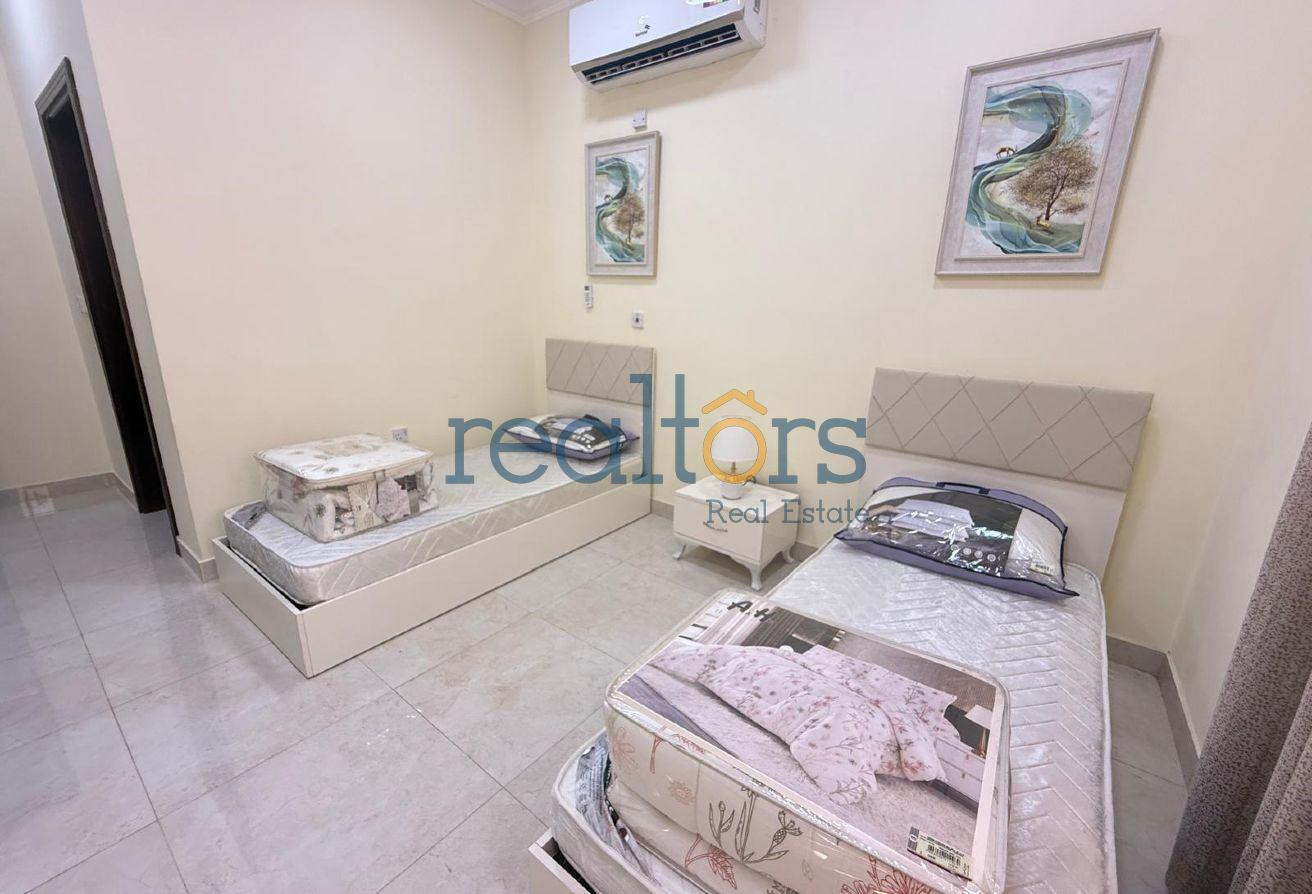 Elegant 6 BR Villa in Sakhama For Sale - Compound Villa in Umm Al Amad