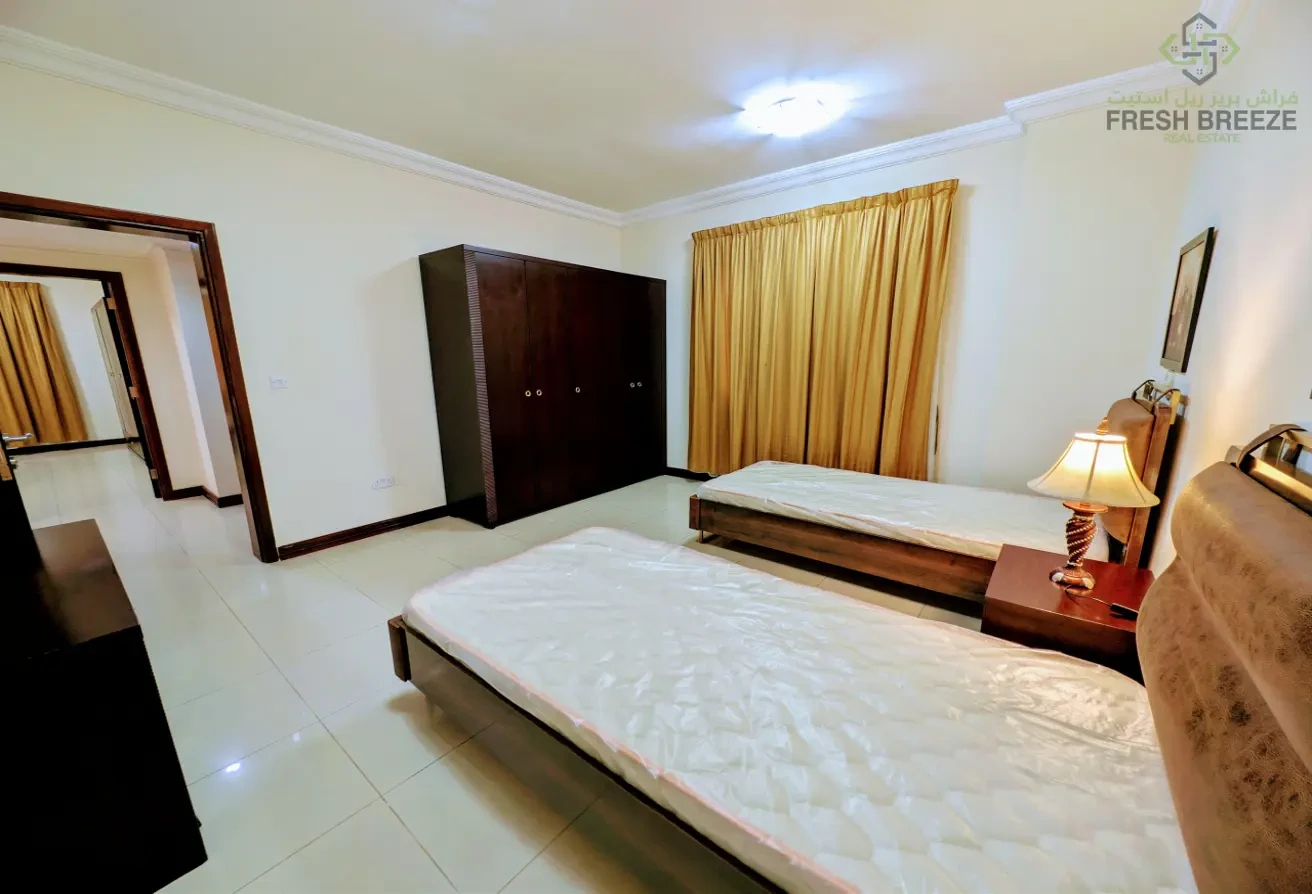 Huge 2BHK Closed To Hammad Metro + One Month Free - Apartment in West Porto Drive