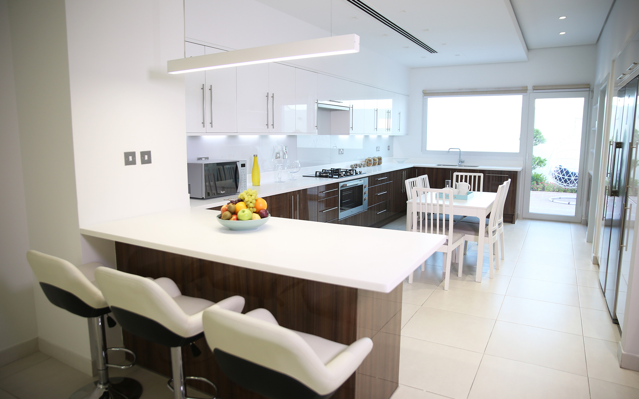 features a unique modern design Villa for Rent 5bhk +Maid - Compound Villa in Al Rayyan