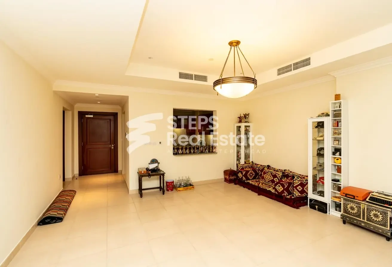 Apartment with Balcony and City View in The Pearl - Apartment in East Porto Drive