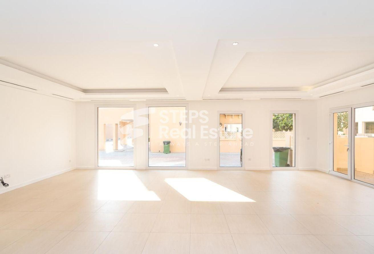 Elegant Spacious Villa for Rent in West Bay Lagoon - Villa in West Bay Lagoon