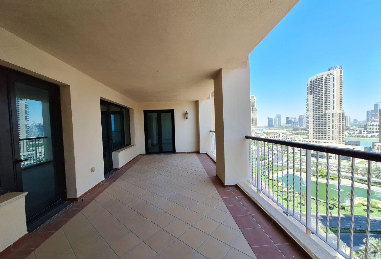 Luxury Apartment | Porto Arabia | Marina View |2BR - Apartment in East Porto Drive