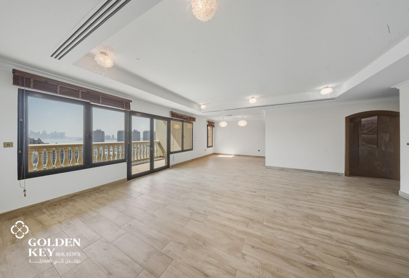 Marina View| Semi-Furnished 2BR | Spacious Layout - Apartment in West Porto Drive