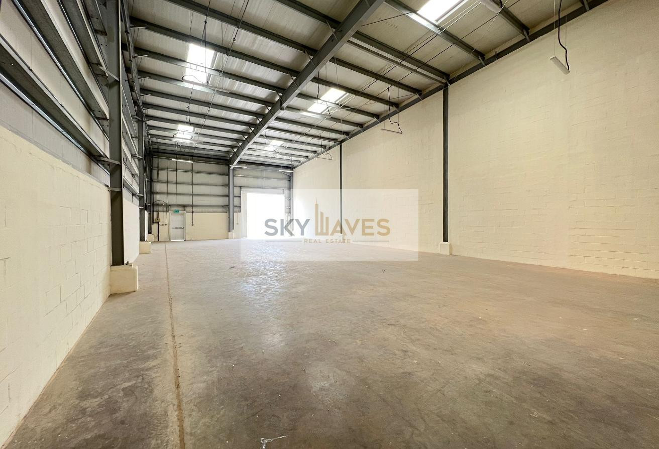 2 MONTH FREE//300 SQM STORE AVAILABLE UMMALSANEEM - Studio Apartment in Industrial Area