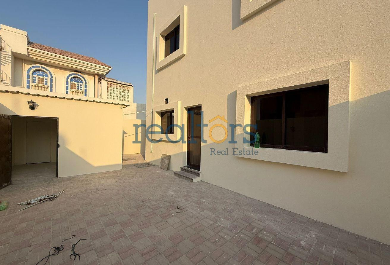 elegant 5-bedrooms plus maid villa in al Waab