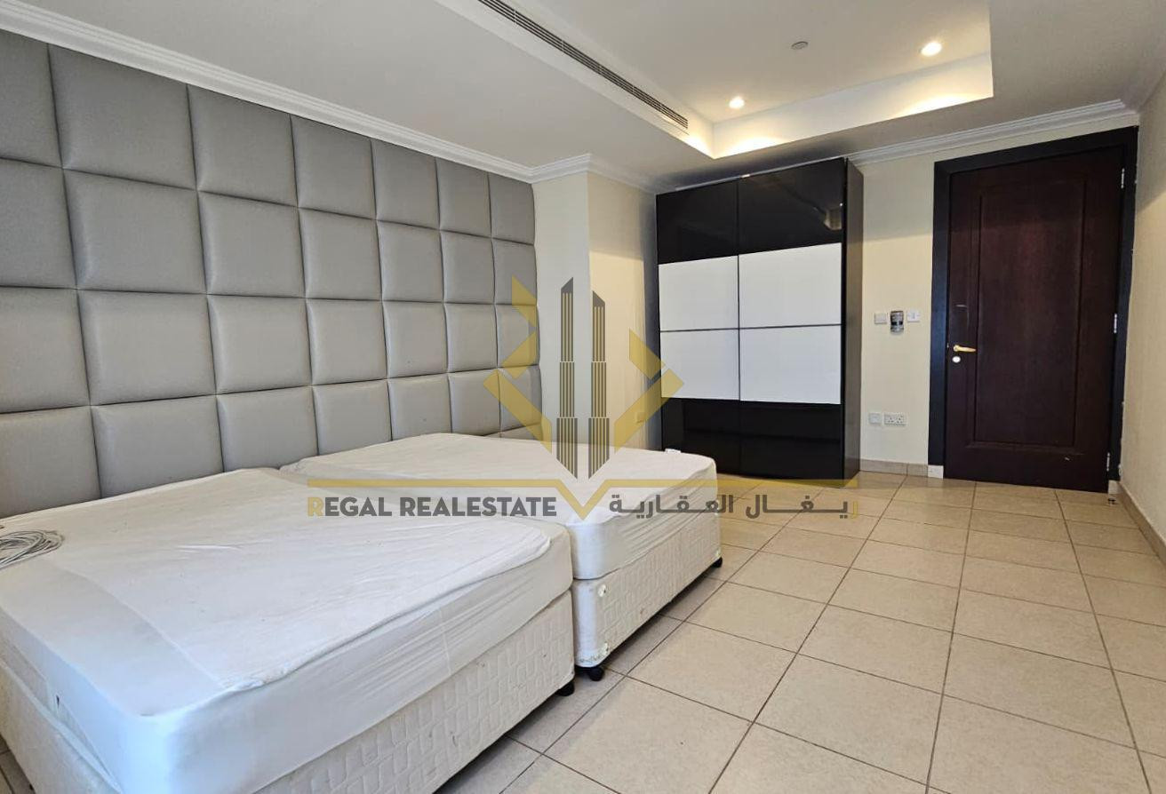 3-Bedroom Apartment in Porto Arabia with Sae view