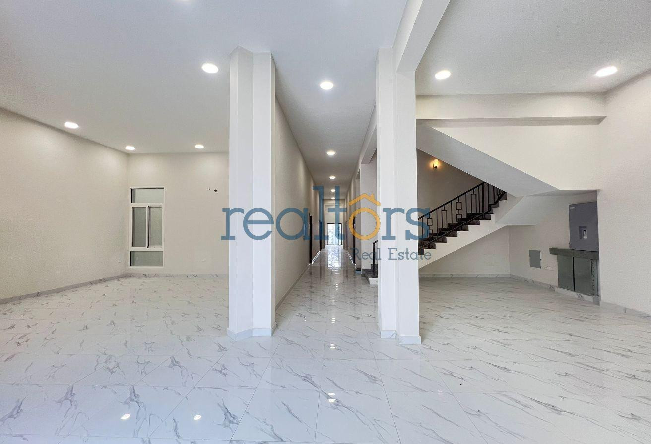 Spacious + Modern 7BHK Family Villa | 22K