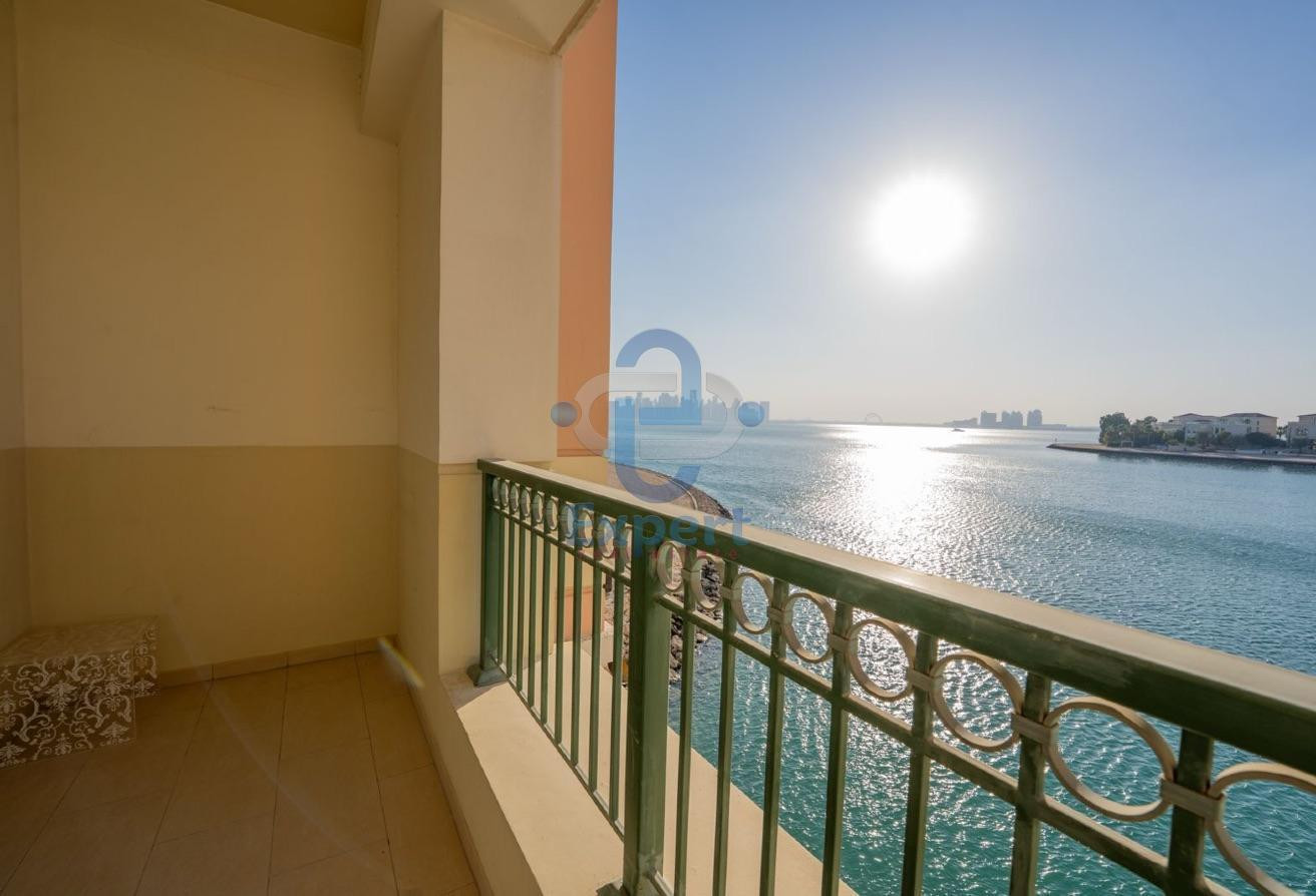 Full Sea & doha Skyline View 1BHK with 2 Balconies - Townhouse in Viva West