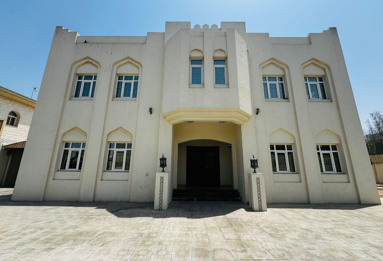 SUPER LUXURY LARGE 7BR VILLA -LEGTAIFIYA