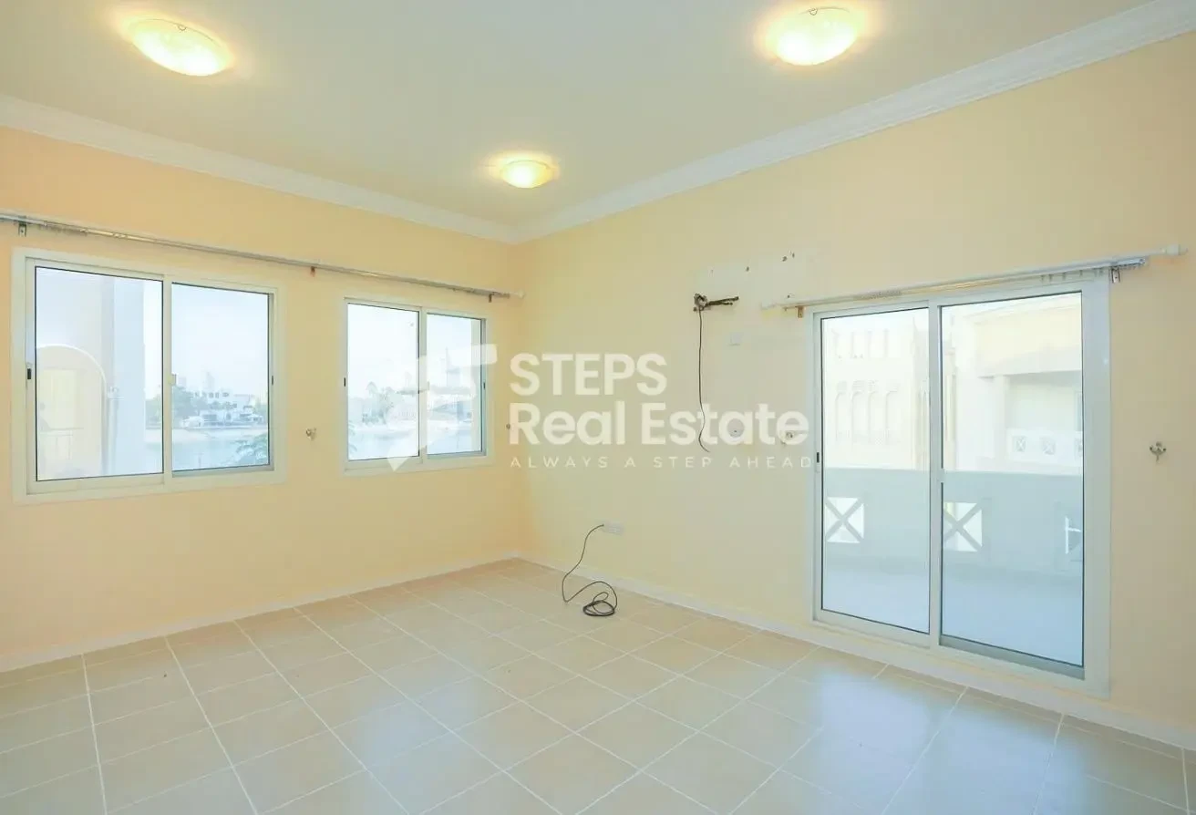 2 Months Free | Luxury 5BR Villa with Beach Access - Compound Villa in West Bay Lagoon Street