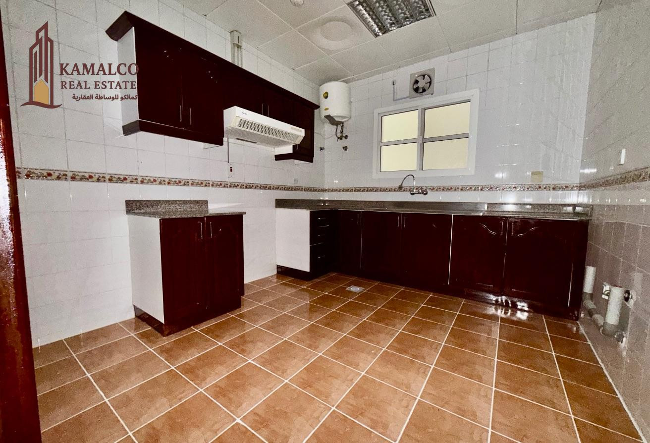Huge 3 bedroom unfurnished apartment bin Mahmoud
