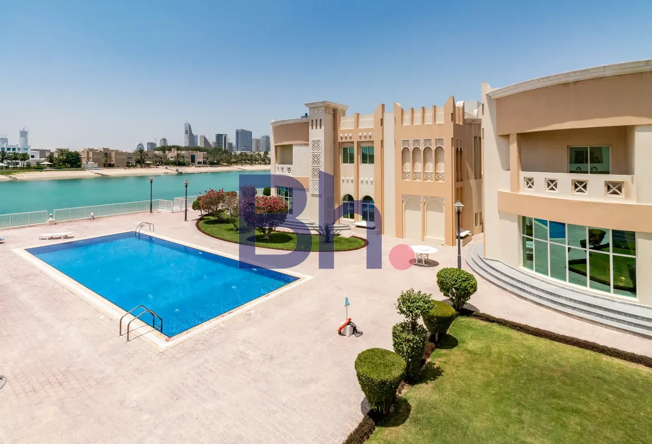 SPACIOUS | 5 MASTER BEDROOMS | MONTH FREE - Compound Villa in West Bay Lagoon