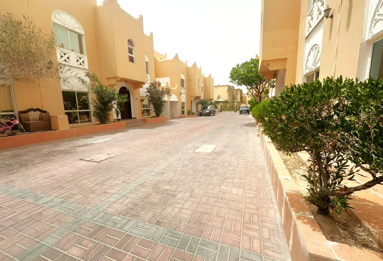 LOVELY 4 BDR + MAIDS ROOM | EXCLUSIVE AMENITIES - Villa in Tadmur Street