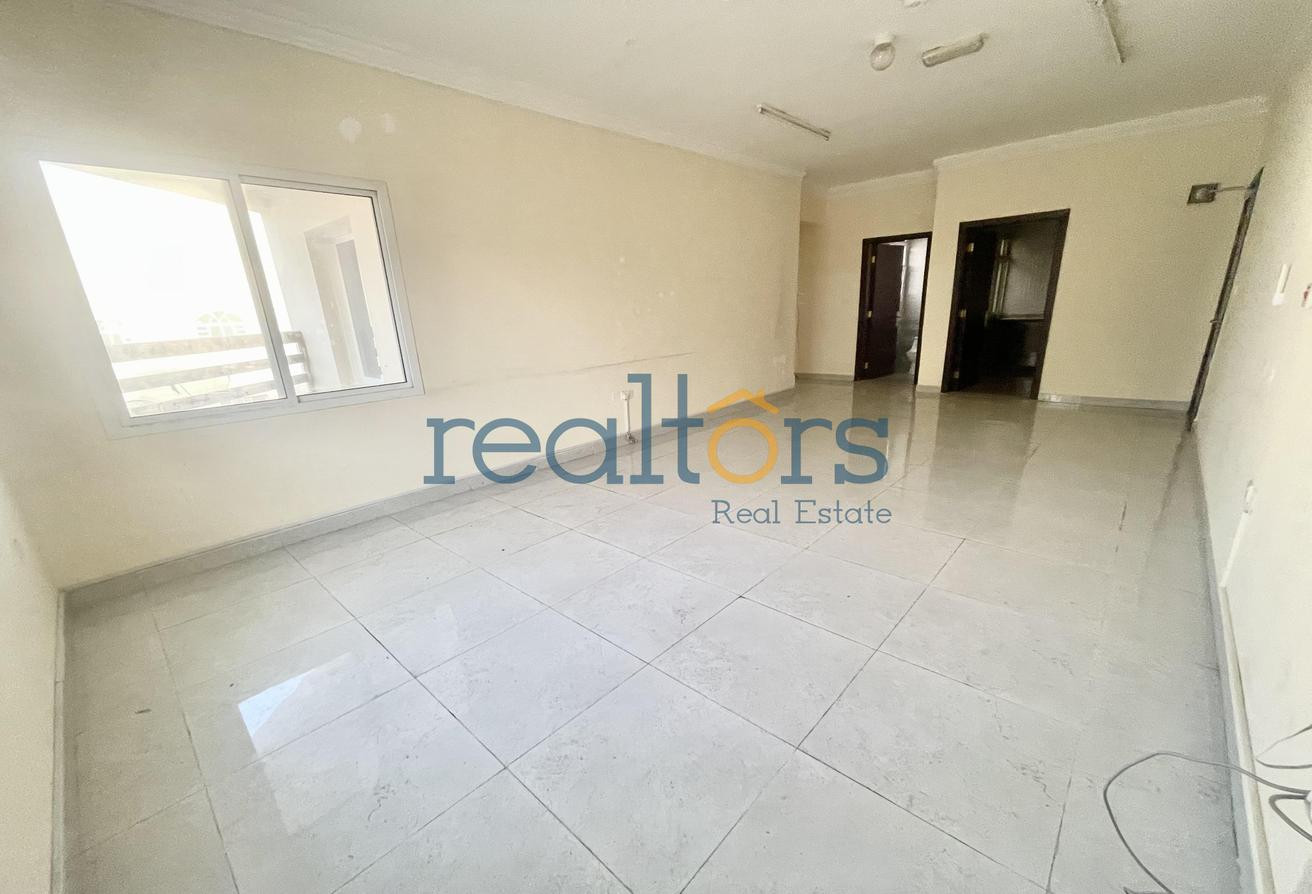 Budget Friendly | Unfurnished 2BR | 2 Balconies - Apartment in Bin Omran 35