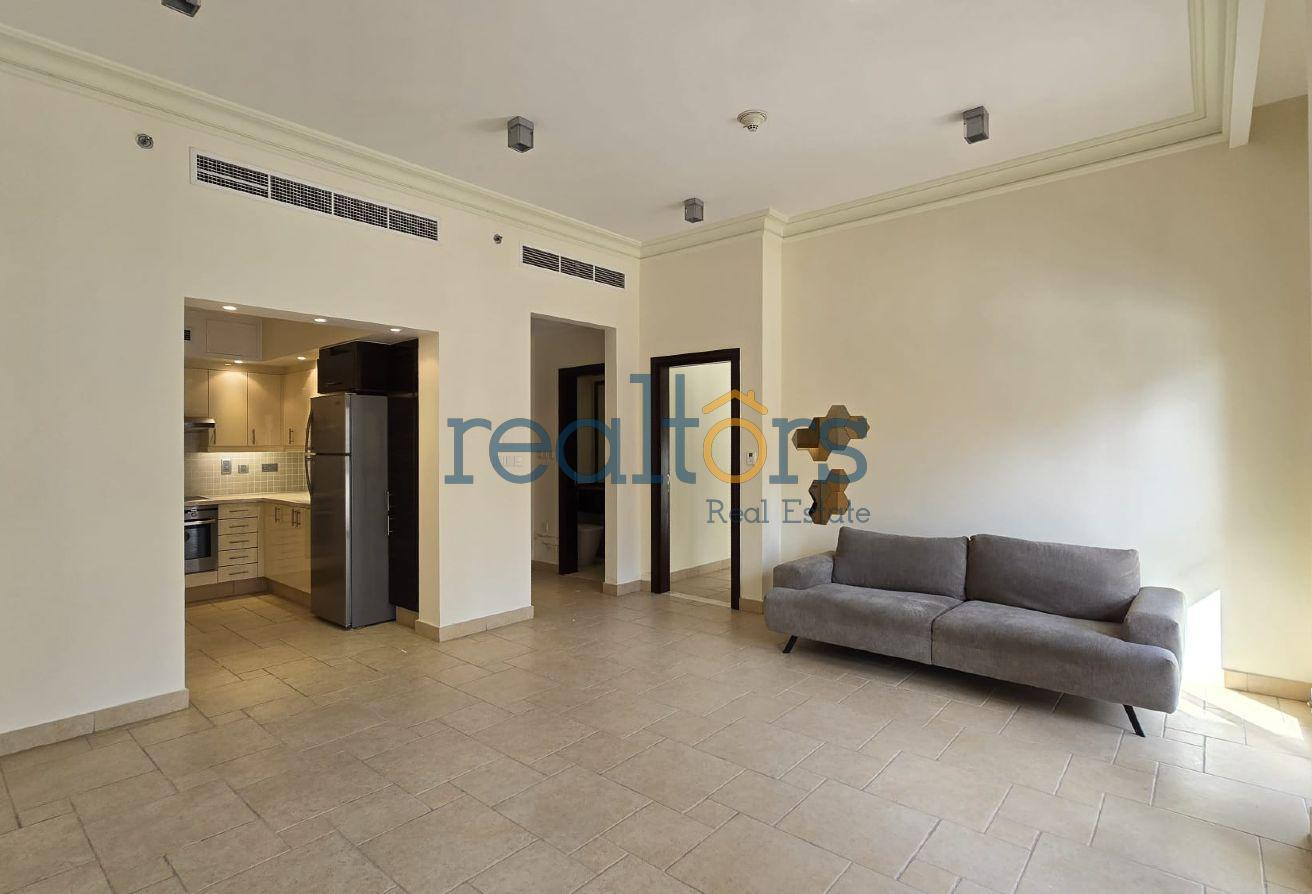 Semi-Furnished 1BHK in QQ | Spacious 75 sqm - Apartment in Carnaval