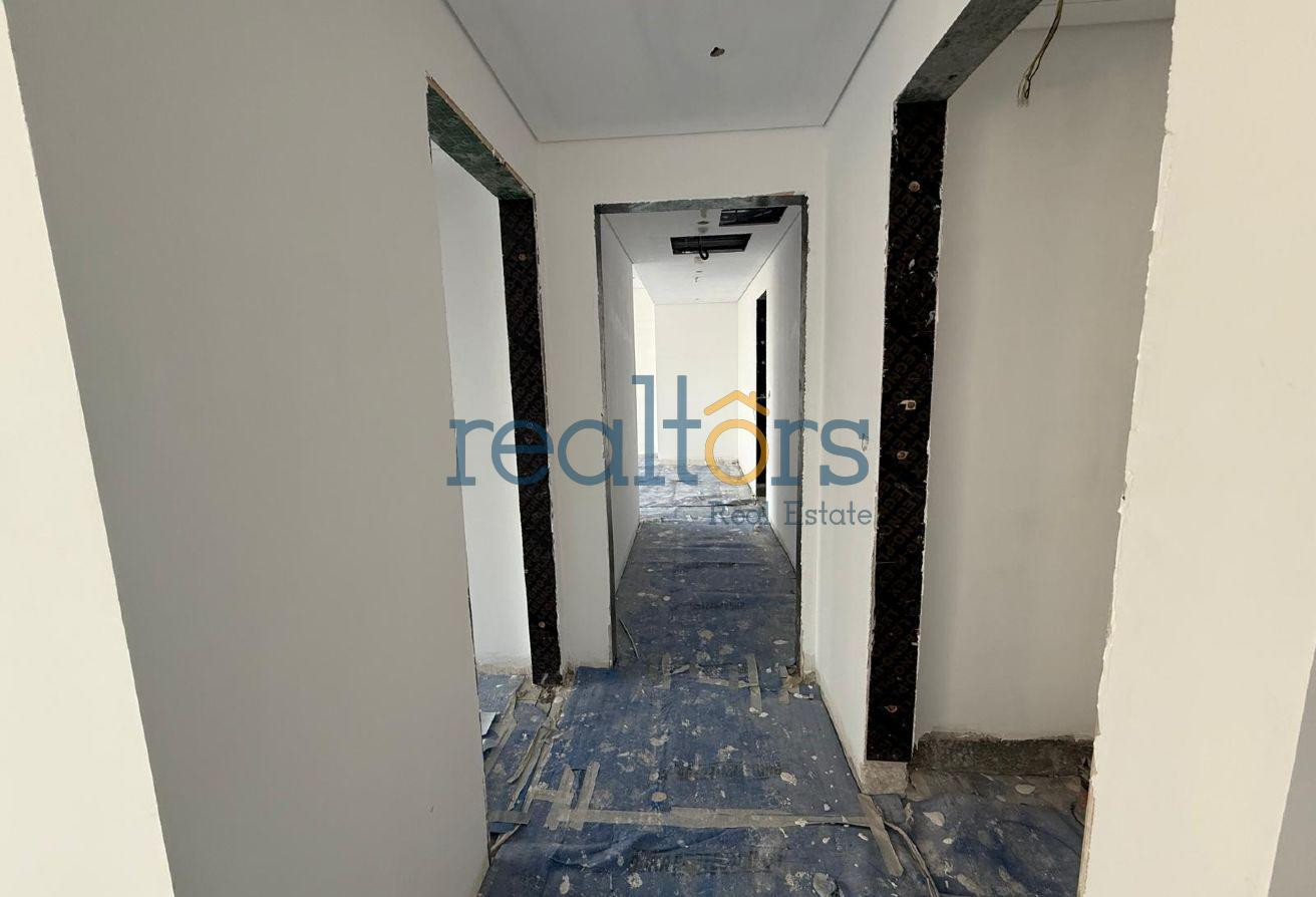 Modern-Style Off plan Furnished 1-Bedroom Apt - Apartment in Marina Tower 07